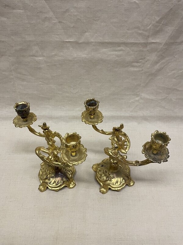 Paire de flambeaux dorés H-21 l-20