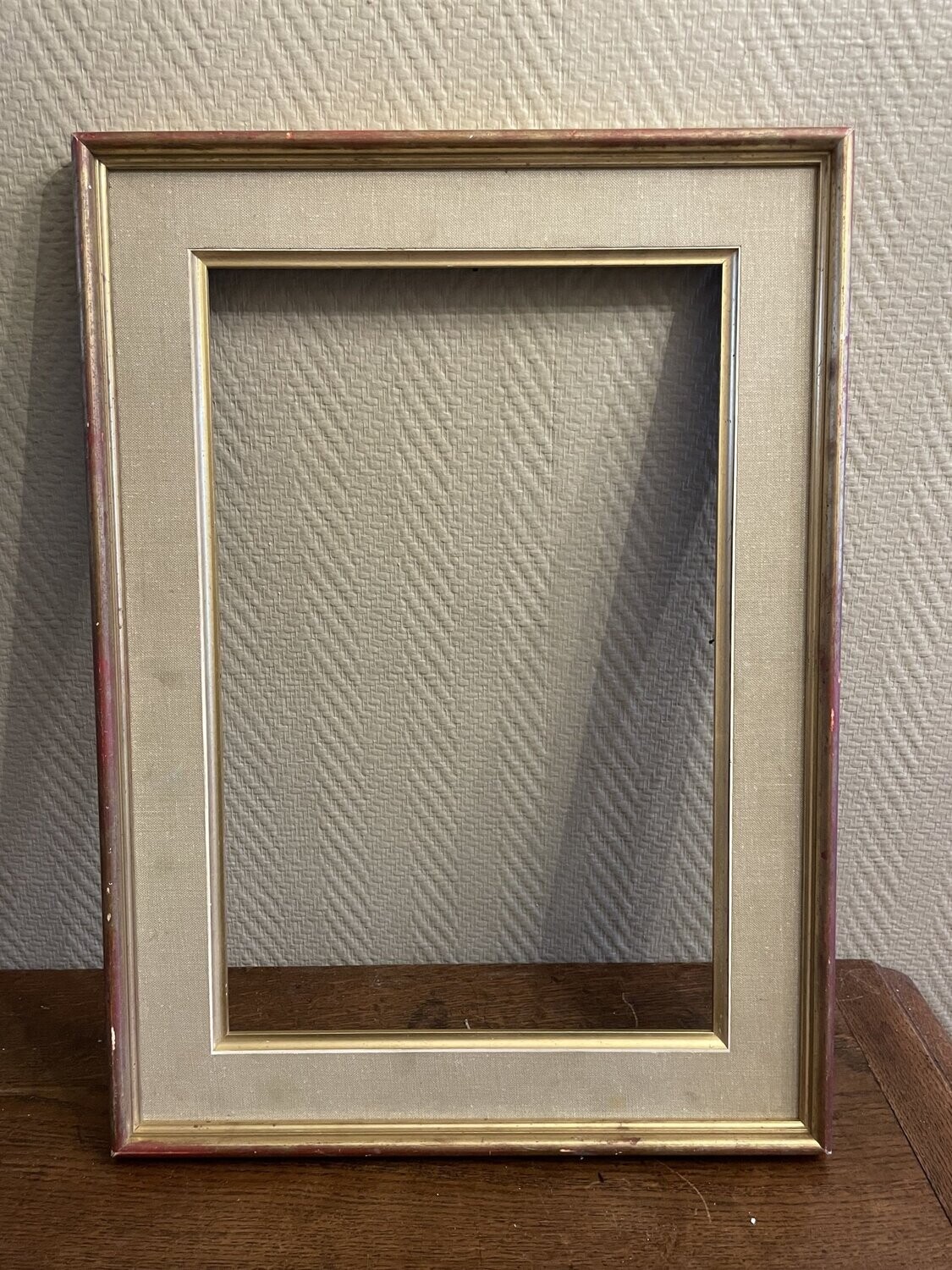 Cadre en bois doré  41,5 cm x 27,5 cm
