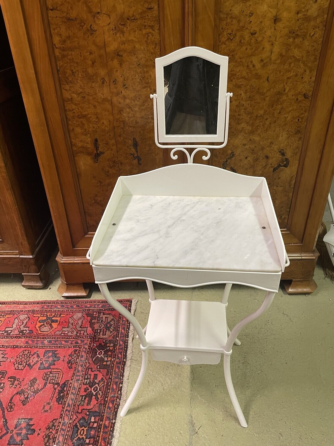 Table de toilette - Hauteur avec miroir - H 123,5 cm