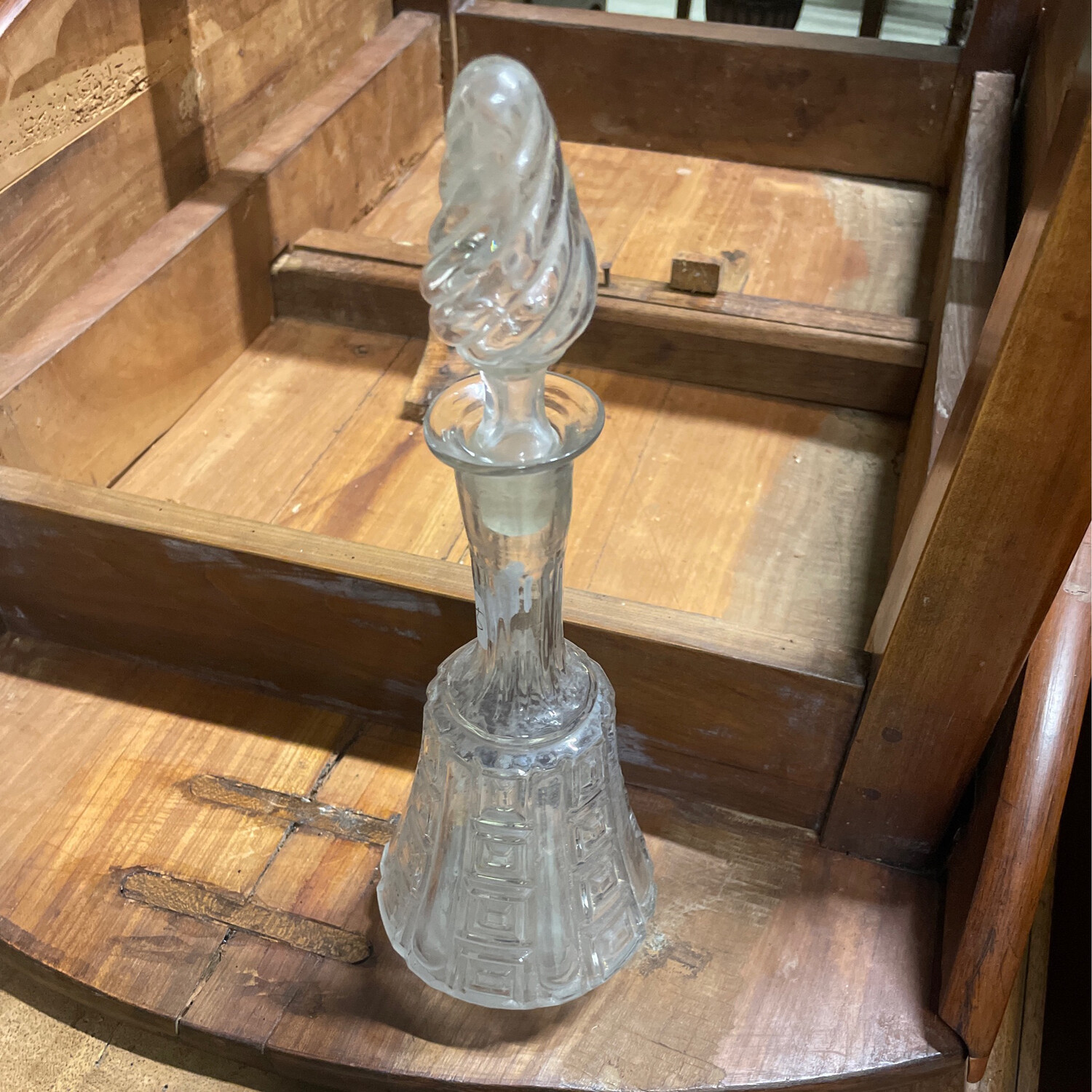 Carafe avec relief - H-31