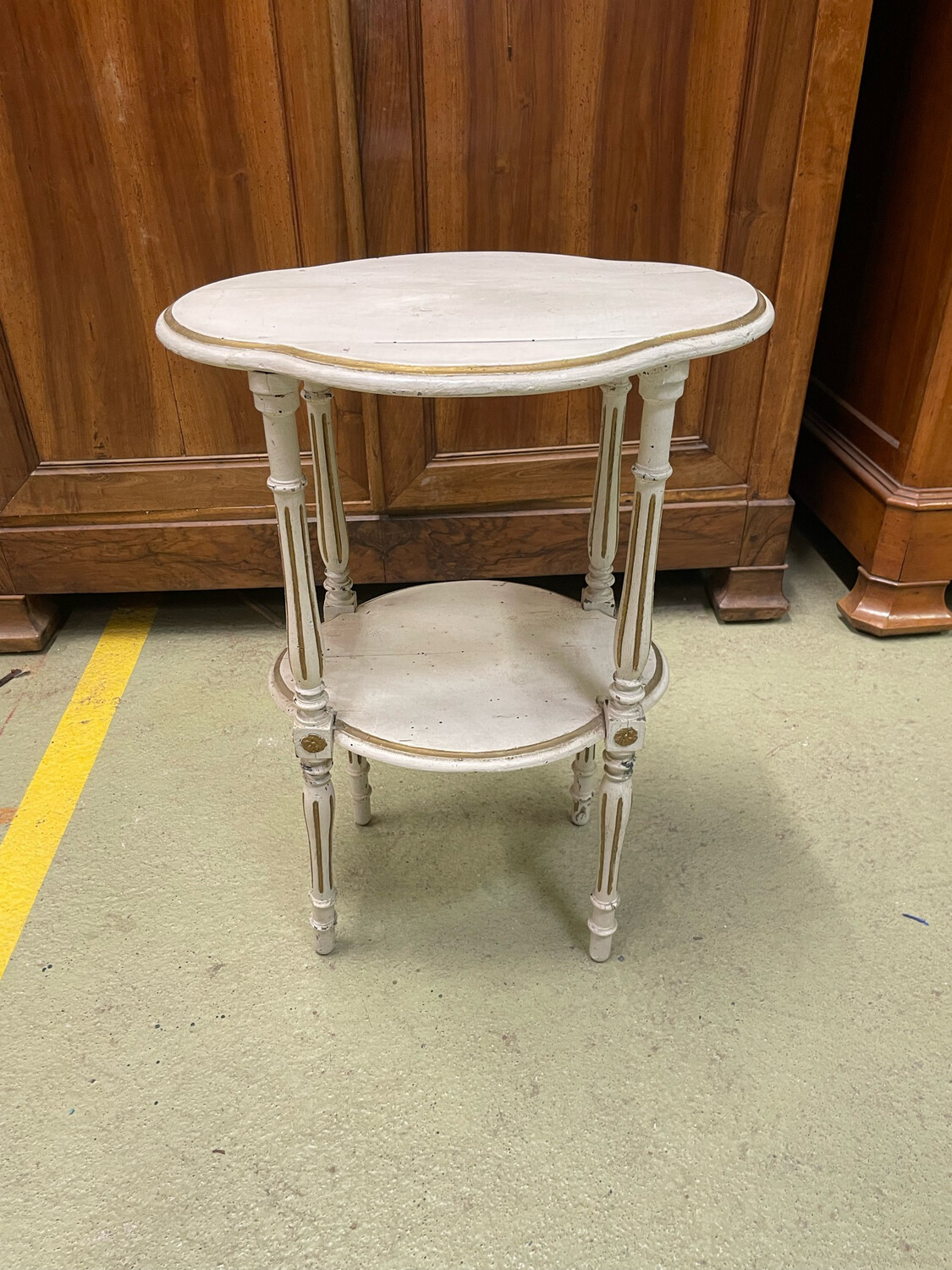 Tables d'appoint blanche et dorée en bois - 71 x 51 cm