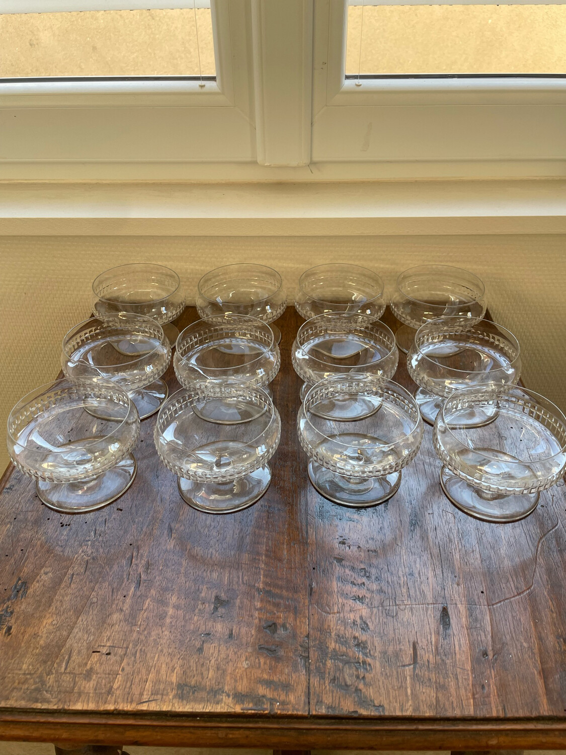 12 coupes à champagne en cristal d'une hauteur de 6,5 cm