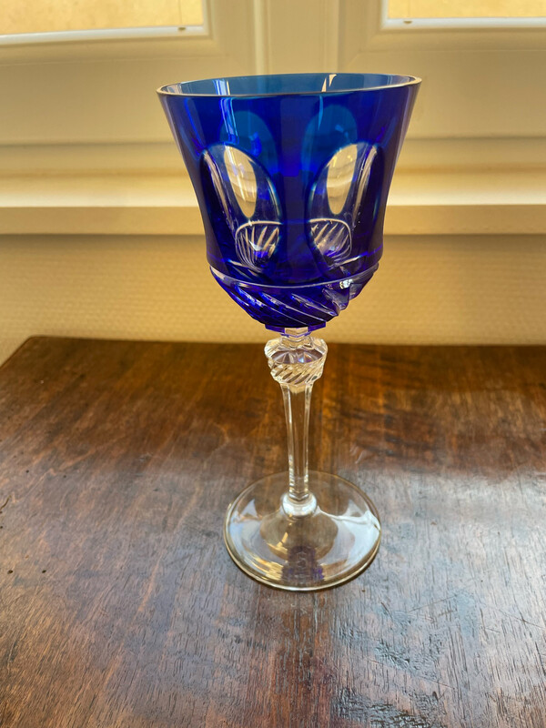 Verre à pied en verre irisé bleu Villeroy Boch