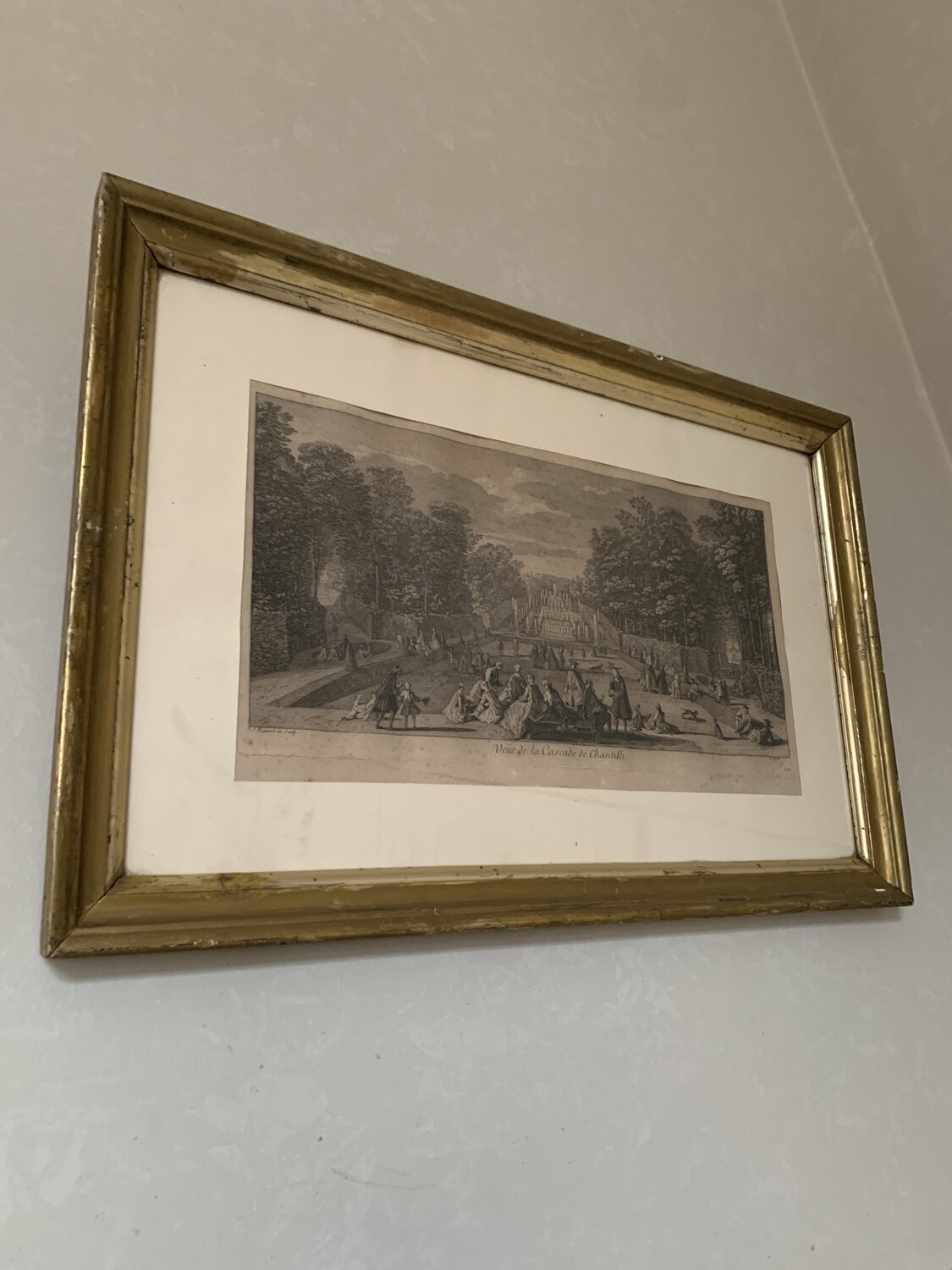 Gravure avec cadre doré représentant la "Cascade de Chantilly" 64 x 42,5 cm