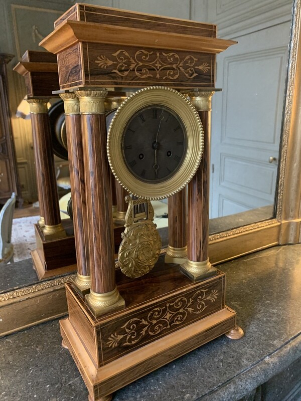 pendule époque Charles X  - H 47,5 cm L 25 cm