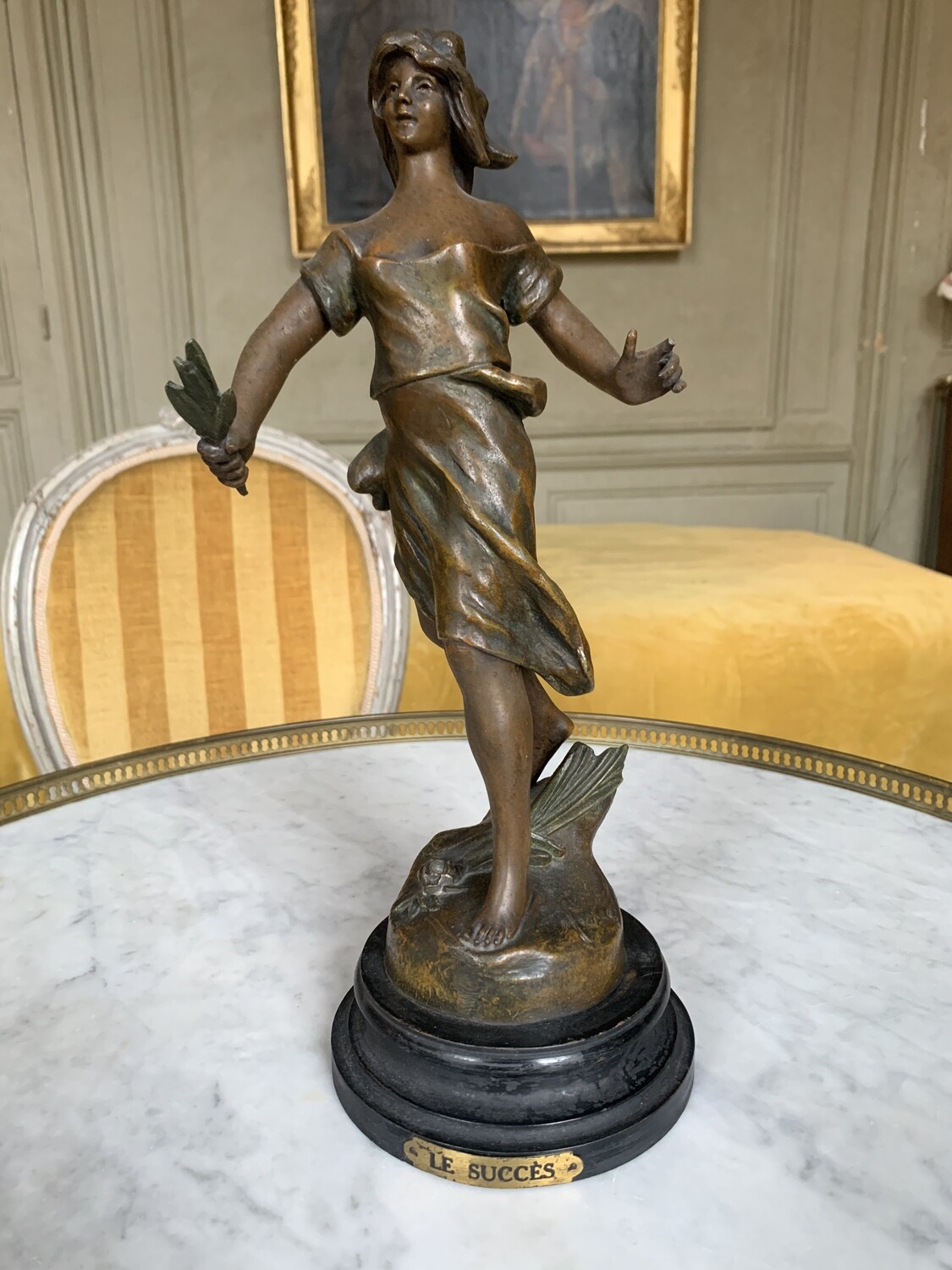 Statuette  "Le succès" - H 36 cm