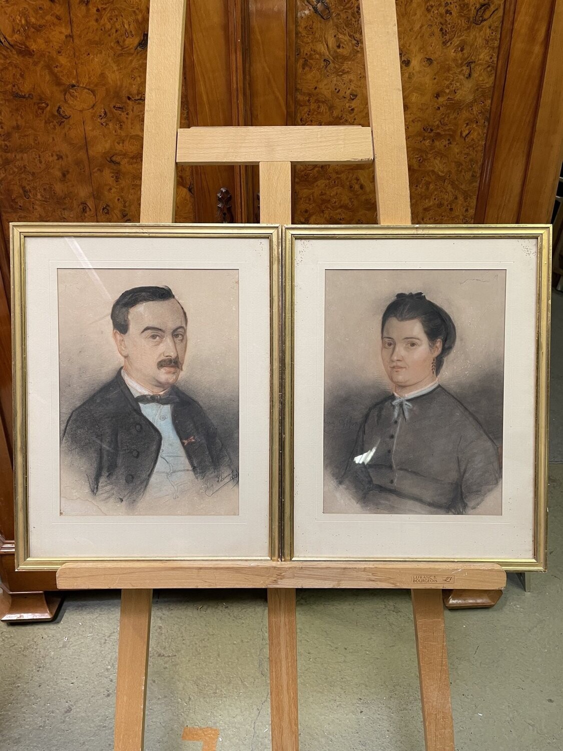 Guy LEBRUN 1871. "Deux portraits", pastels, l'un signé et daté - 32x23