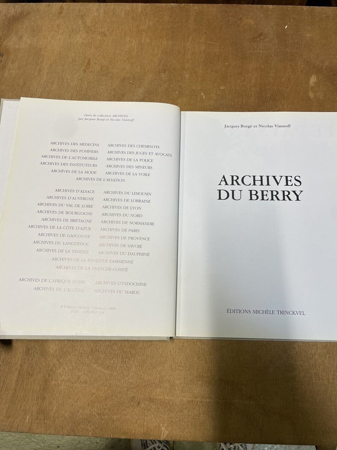 Archives du BERRY par BORGE et VIASNOFF. 23x29 - Bourges