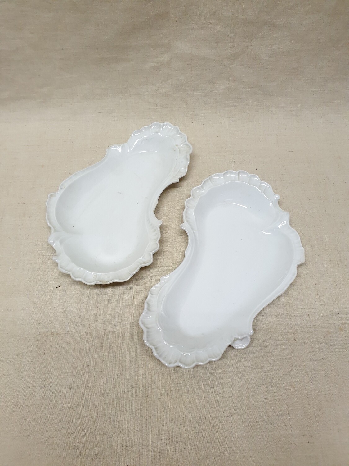 Deux plats à hors d'œuvre  violonnés - 22 cm