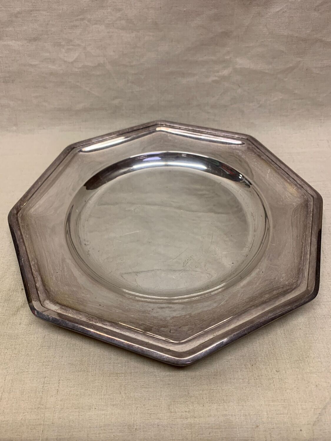Plateau en métal argenté - D 30 cm