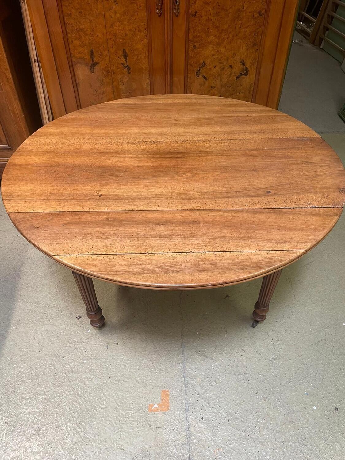 Table en bois plateau circulaire à volets, 4 pieds tournésHaut.: 74 cm