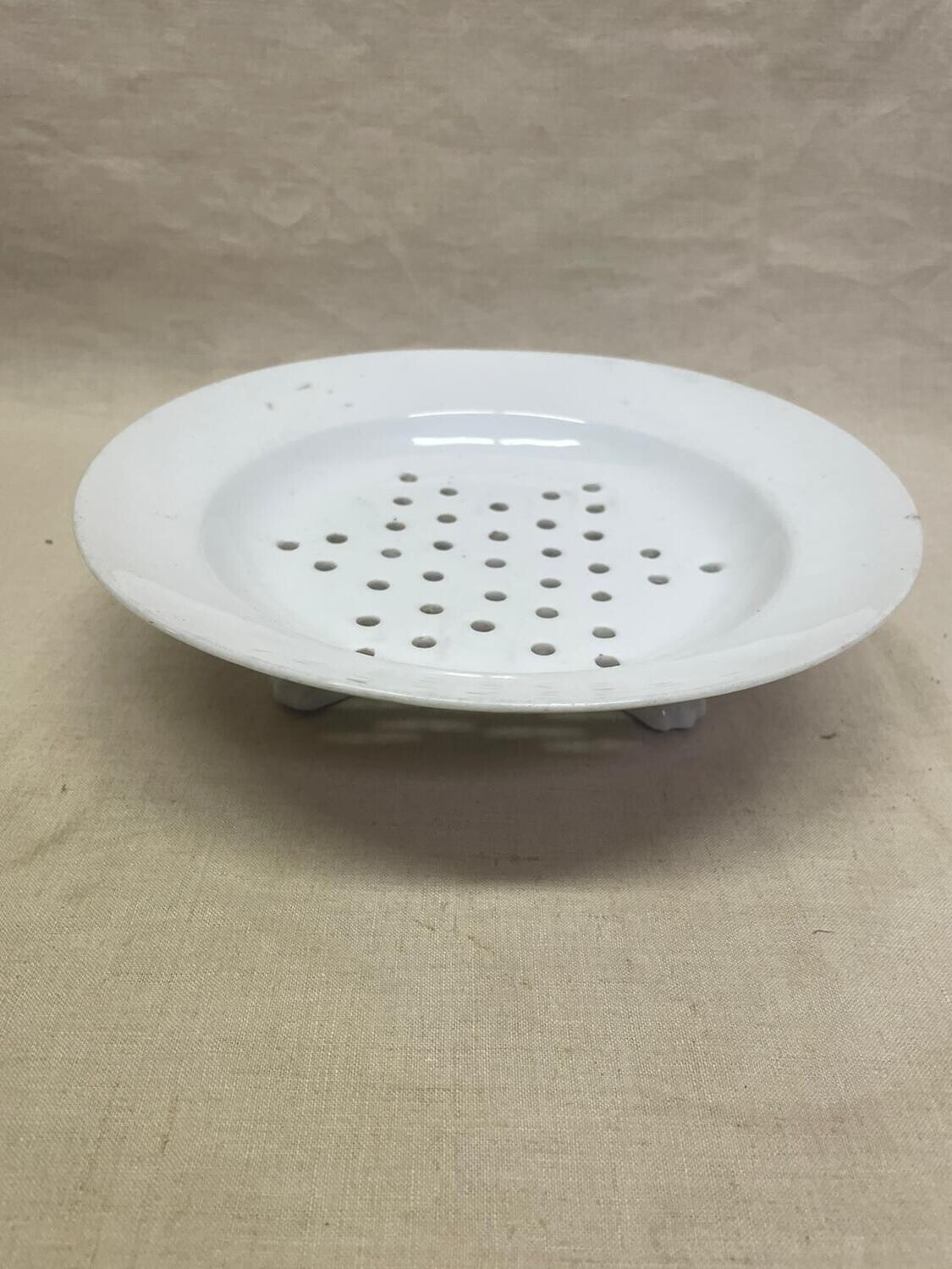Elégante passoire à fruit en porcelaine avec trois pieds- D 22 cm