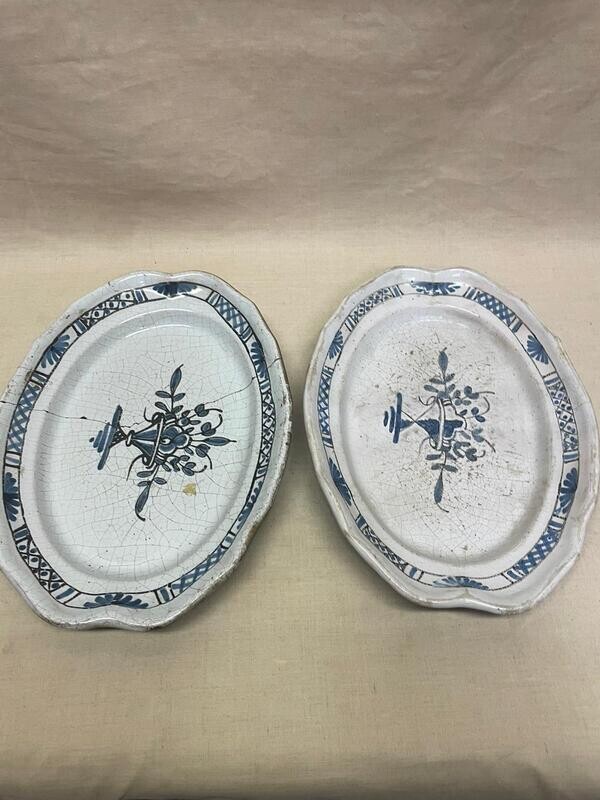 Plat XVIIIème faïence cul noir - L 33 x 24 cm