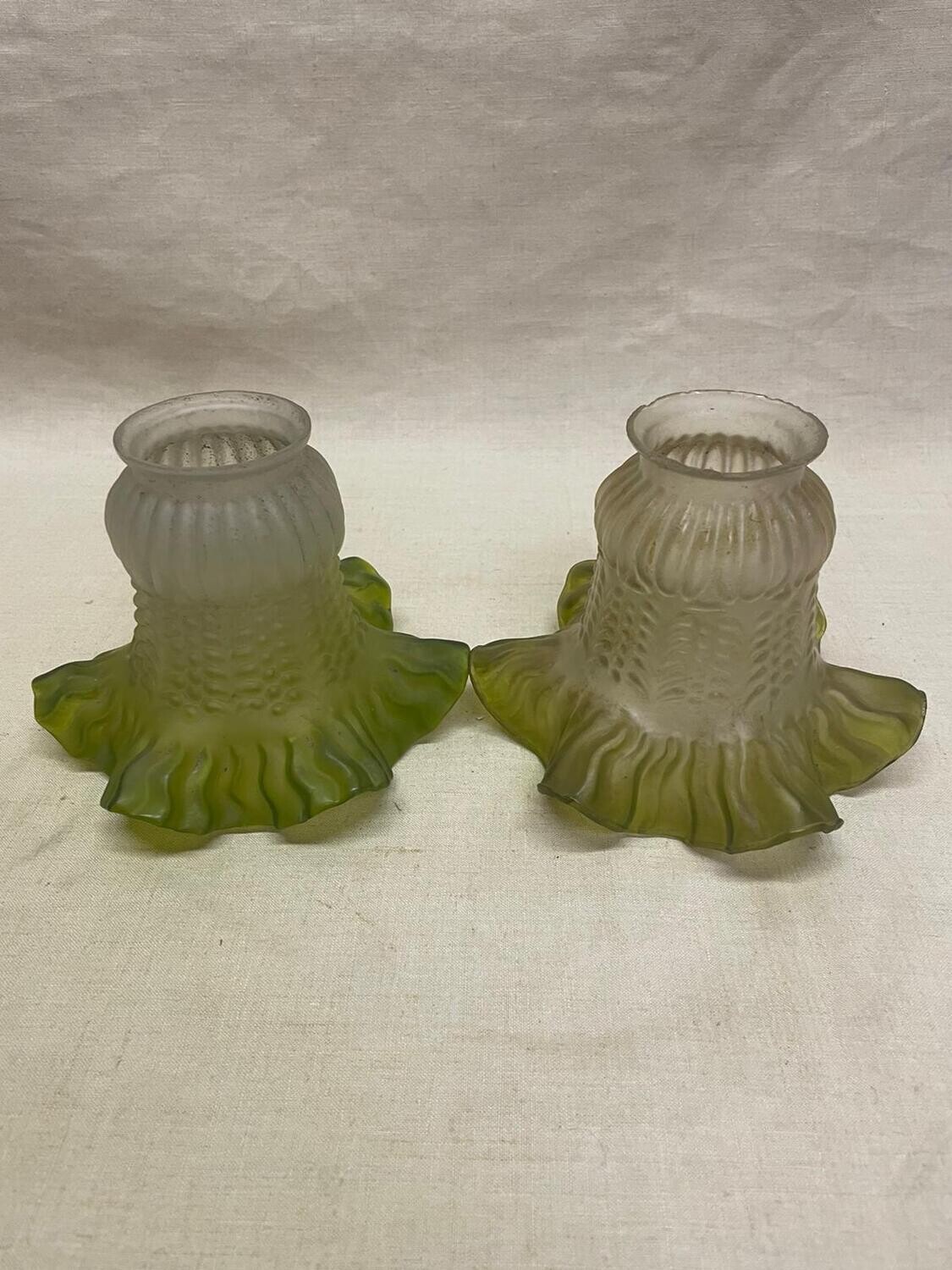 Paire de tulipes en verre couleur vert - 11,5 cm