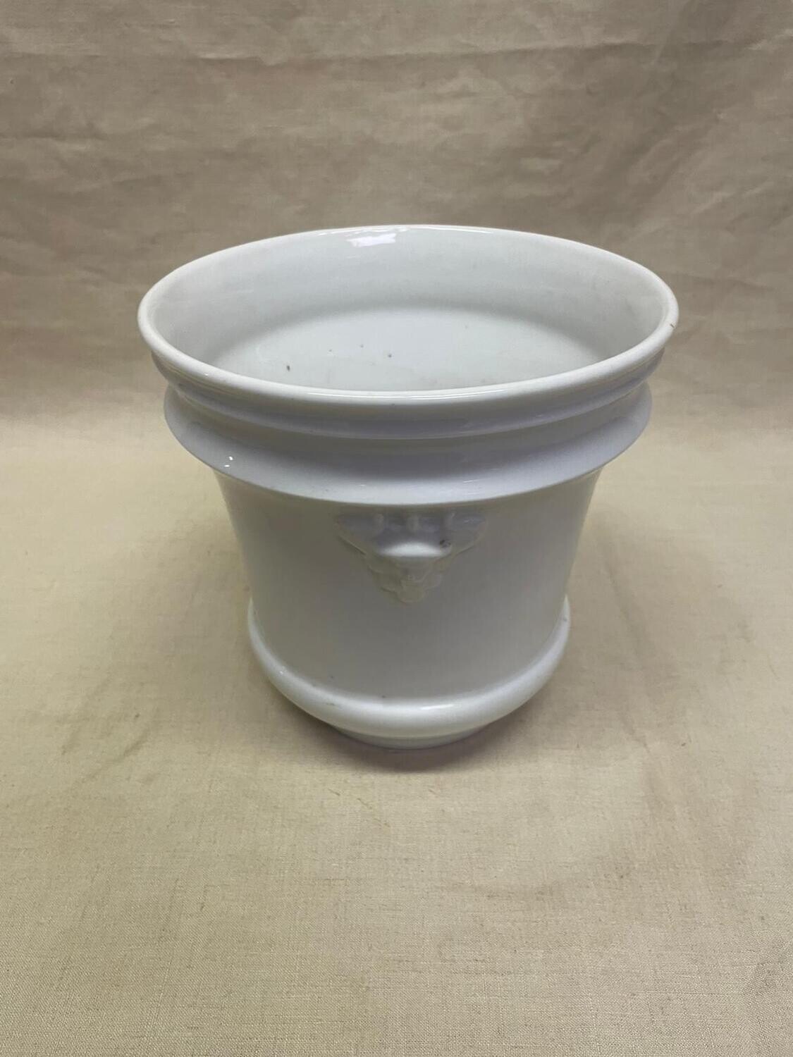 Cache-pot  en porcelaine blanche - H 18cm x D 18,5 cm