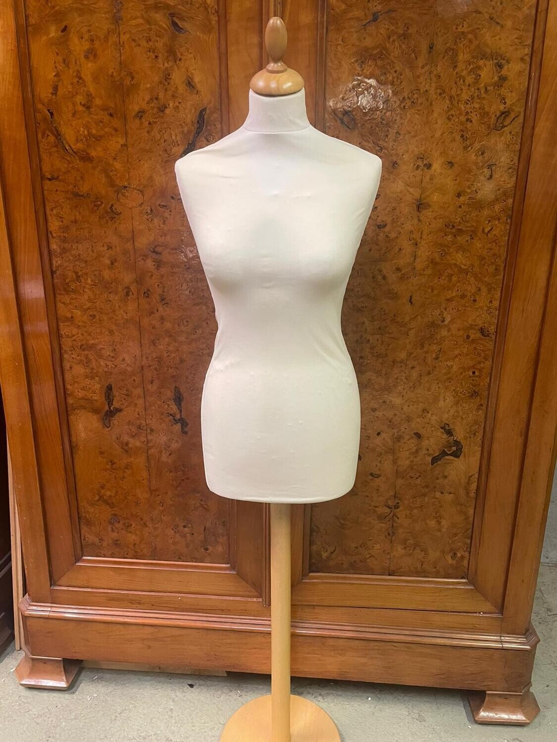 Mannequin, buste de femme sur pied en bois et tissu, réglable en hauteur - 145 cm