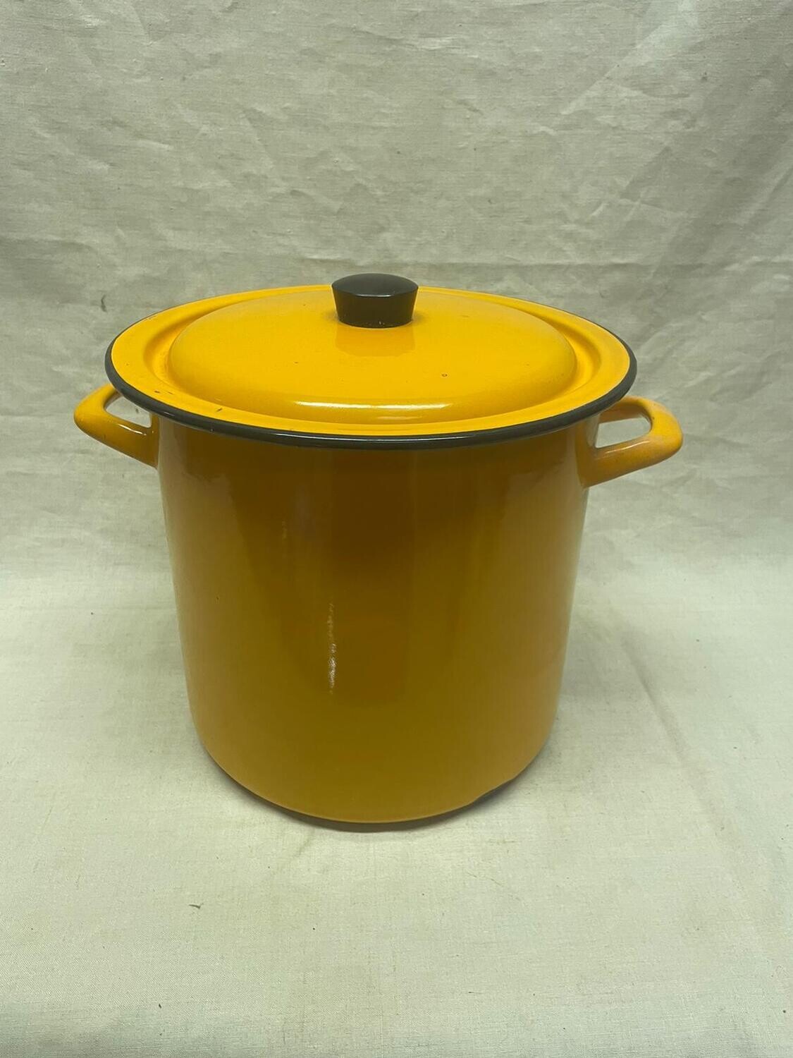 Marmite en métal couleur orange - H 27,5 cm D 28 cm