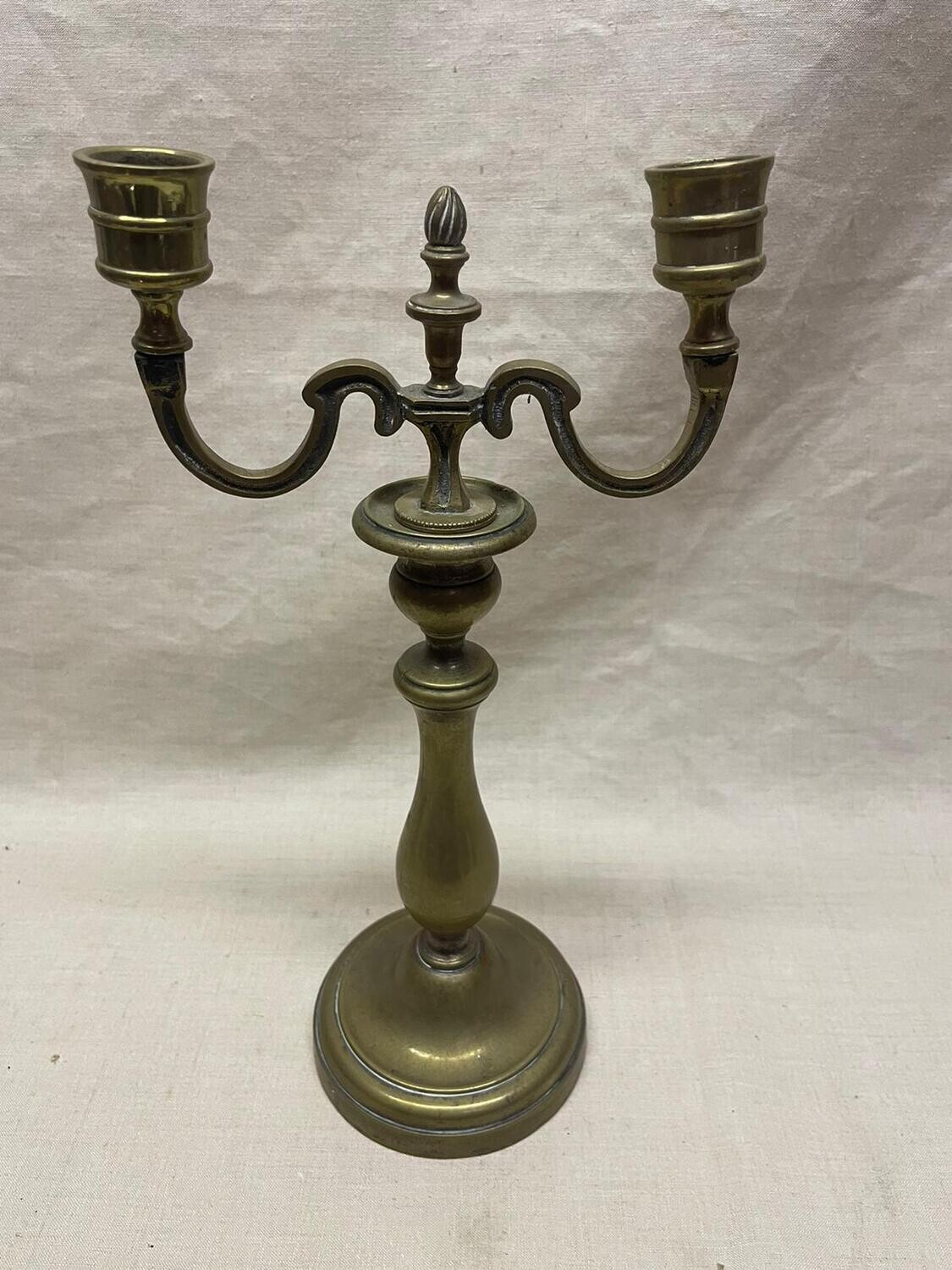 Bougeoir en laiton avec deux bras - 31 cm