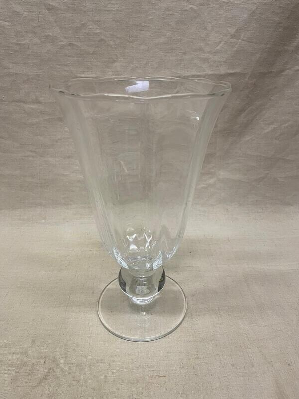 Vase en cristal sur pied avec mouvement - H 25 cm