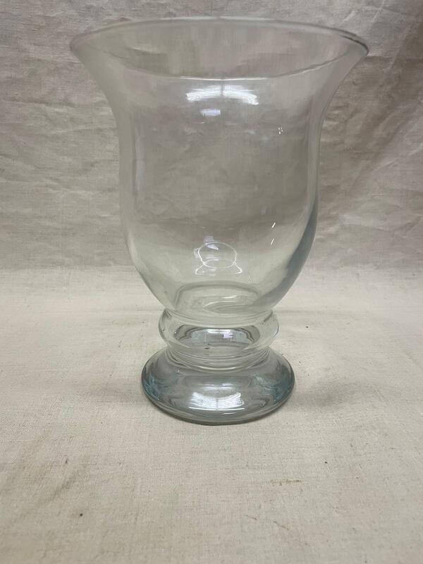 Vase en cristal sur pied - H 20 cm