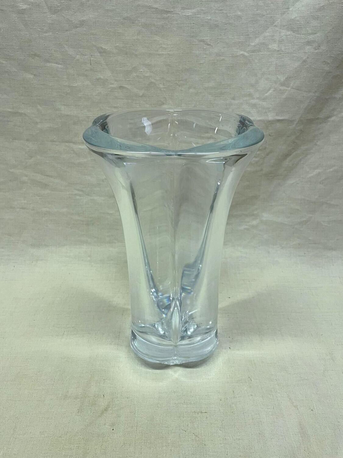 Vase en cristal taillé  - 29 cm