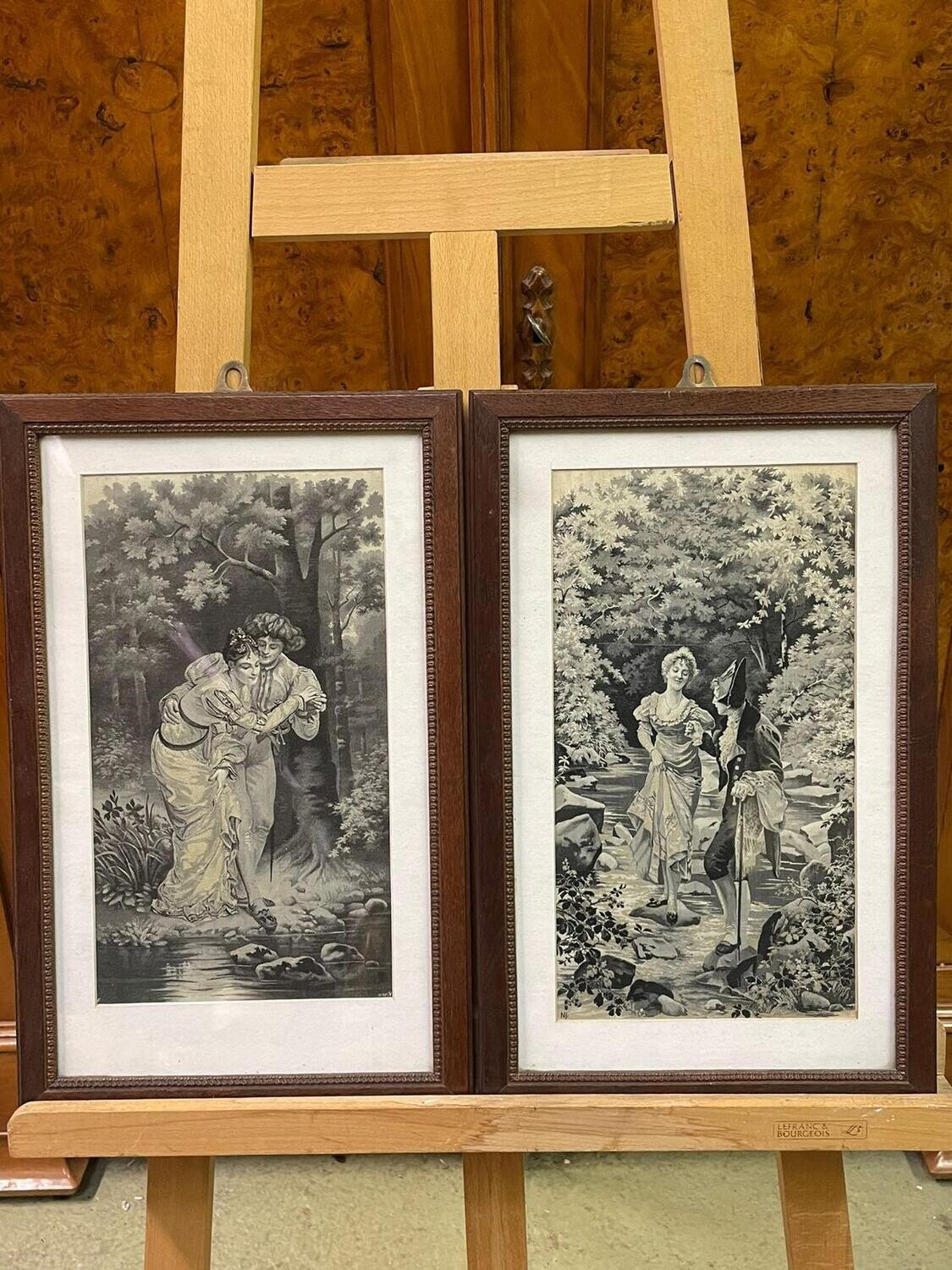 Lot de deux jacquards représentant des scènes galantes. 33.5 x 18 cm