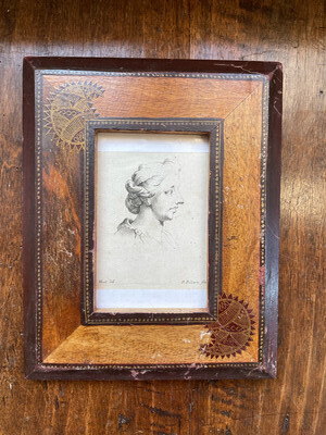 Cadre en bois représentant une gravure - 21 x 26,5 cm
