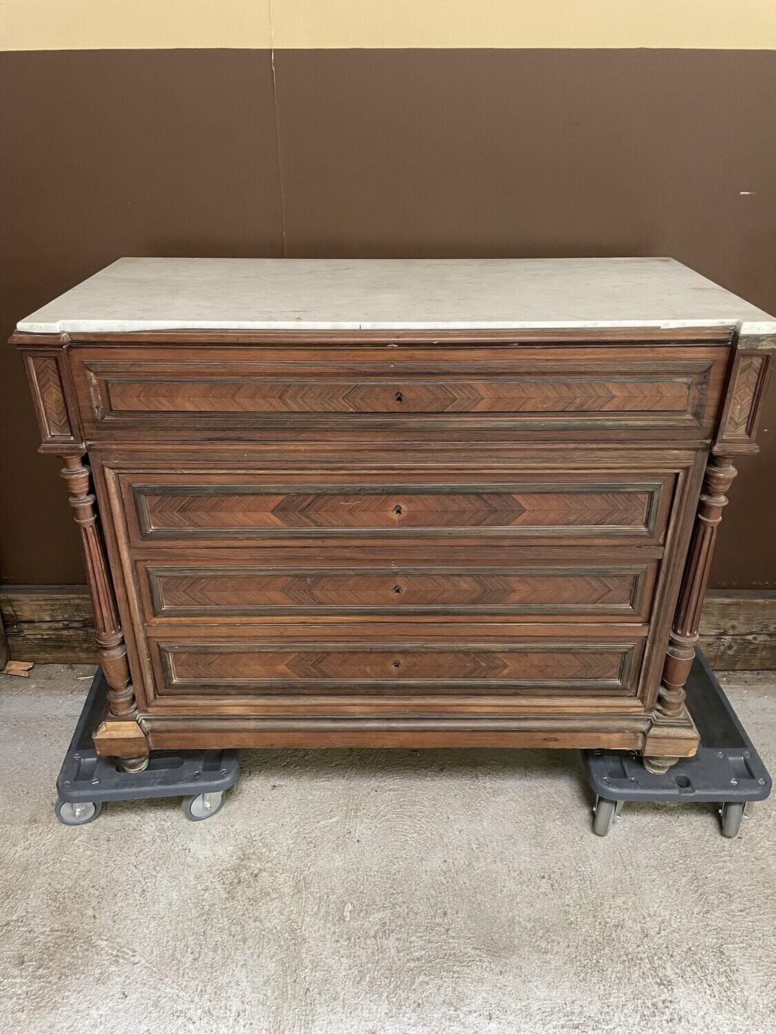 Commode avec dessus marbre blanc avec 4 tiroirs - 100 x 125 x 58 cm