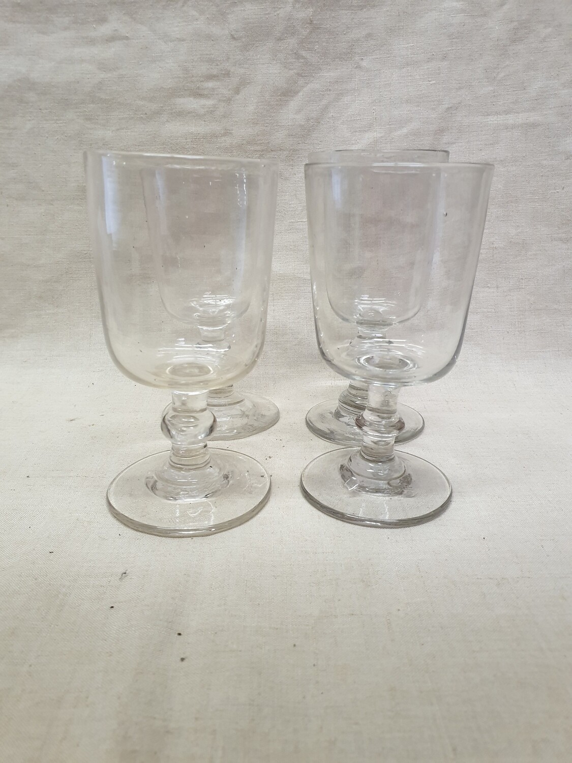4 verres à pied anciens faits main