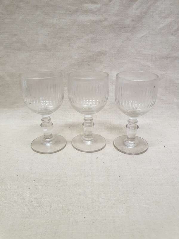 Trois verres à digestif