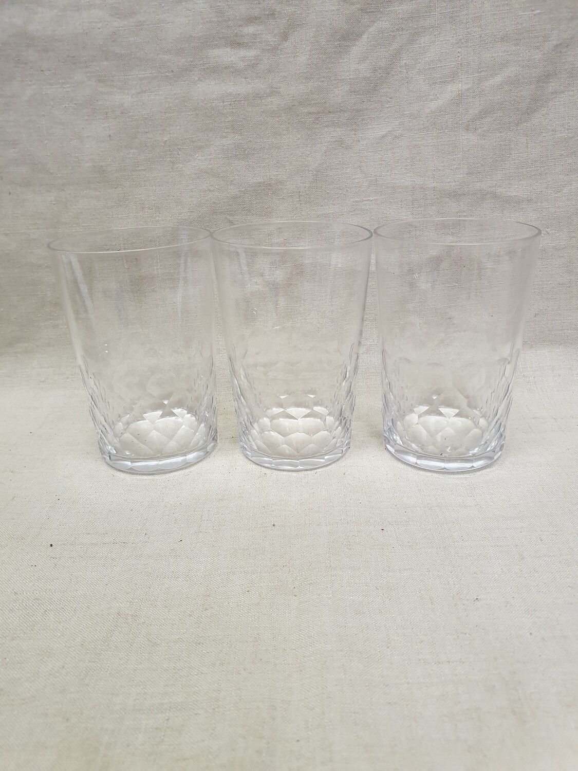 Ensemble de trois verre s en cristal taillé