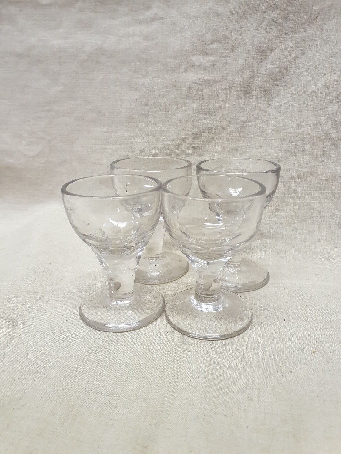 Ensemble de quatre verres fait main 19è