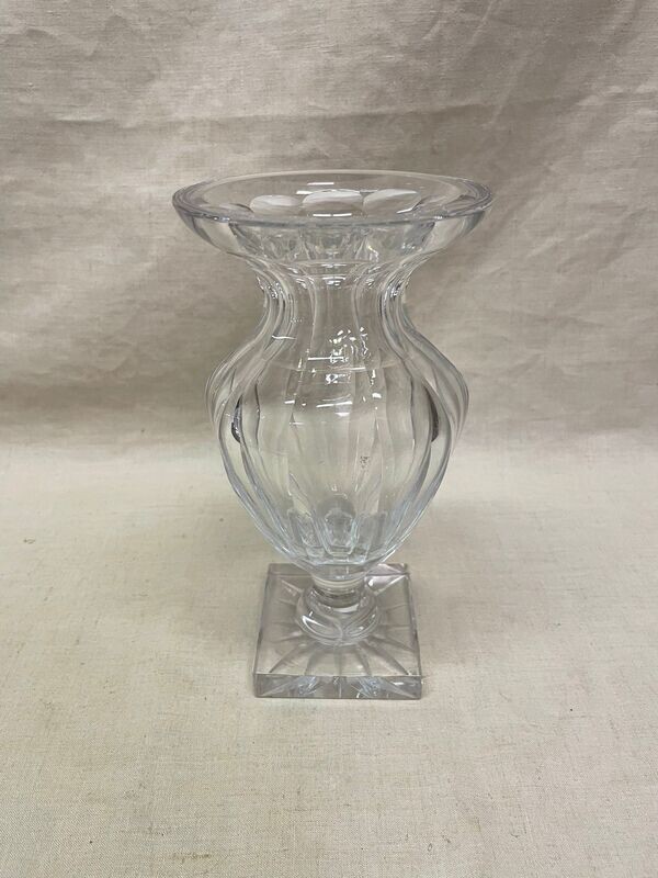 Vase en cristal dans le goût de Saint Louis H : 22 cm.