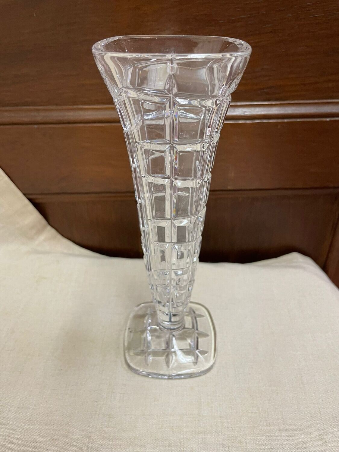 Petit vase en cristal  sur pied - 19 cm