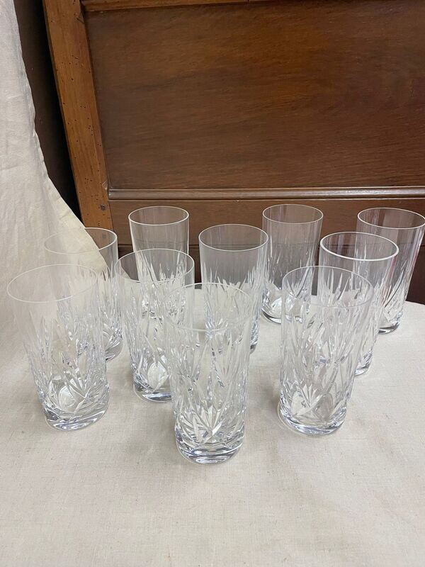 St Louis suite de dix verres verres en cristal taillé, marque au talon