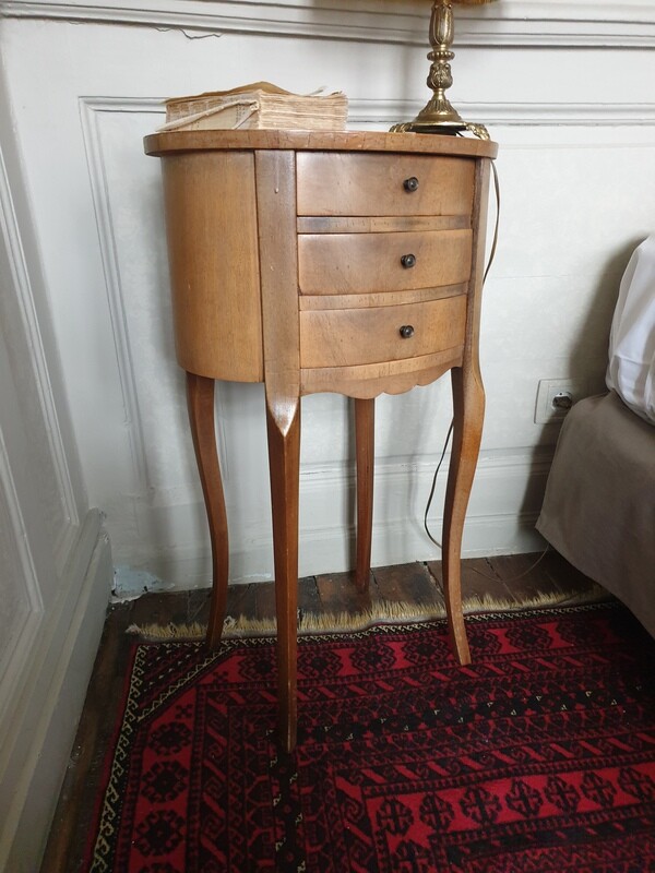 Paire de chevets en bois Louis XV, bords arrondis sur le dessus - Hauteur 71 cm