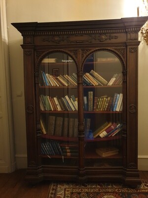 Magnifique et exceptionnelle bibliothèque néo-classique 1890 en bois sculpté avec portes vitrées - 212x145,5 cm