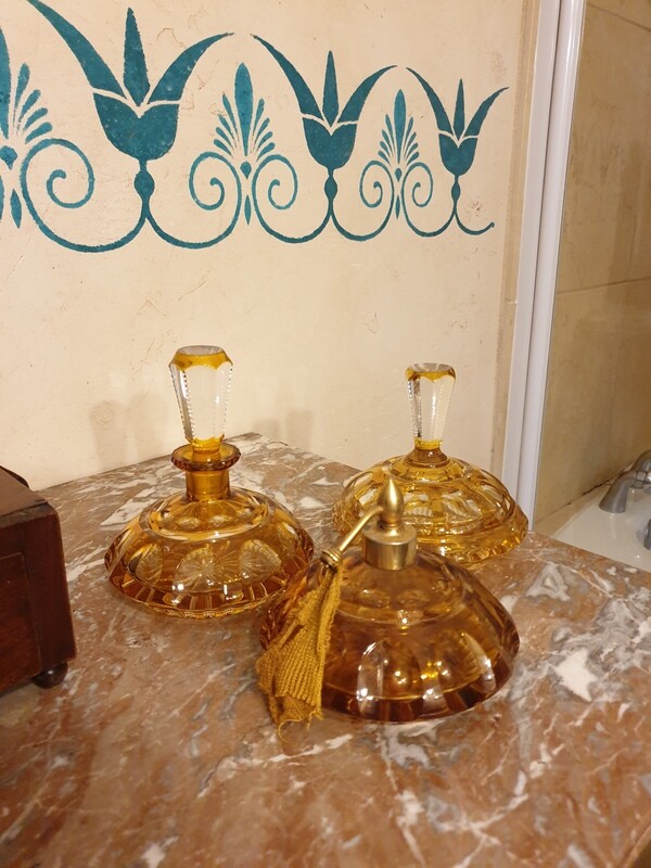 Ensemble de trois flacons à parfum en cristal de baccarat - 16 cm