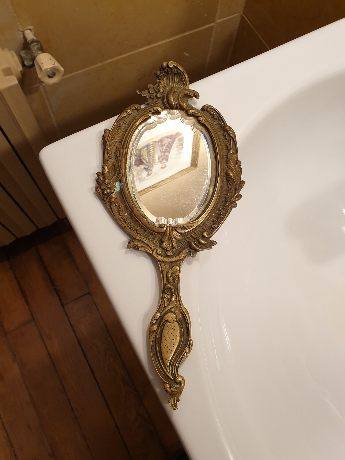 Miroir face à main en bronze doré - 29 x 12 cm