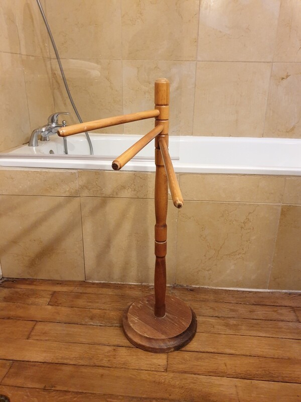 Porte serviette en bois - 87 cm