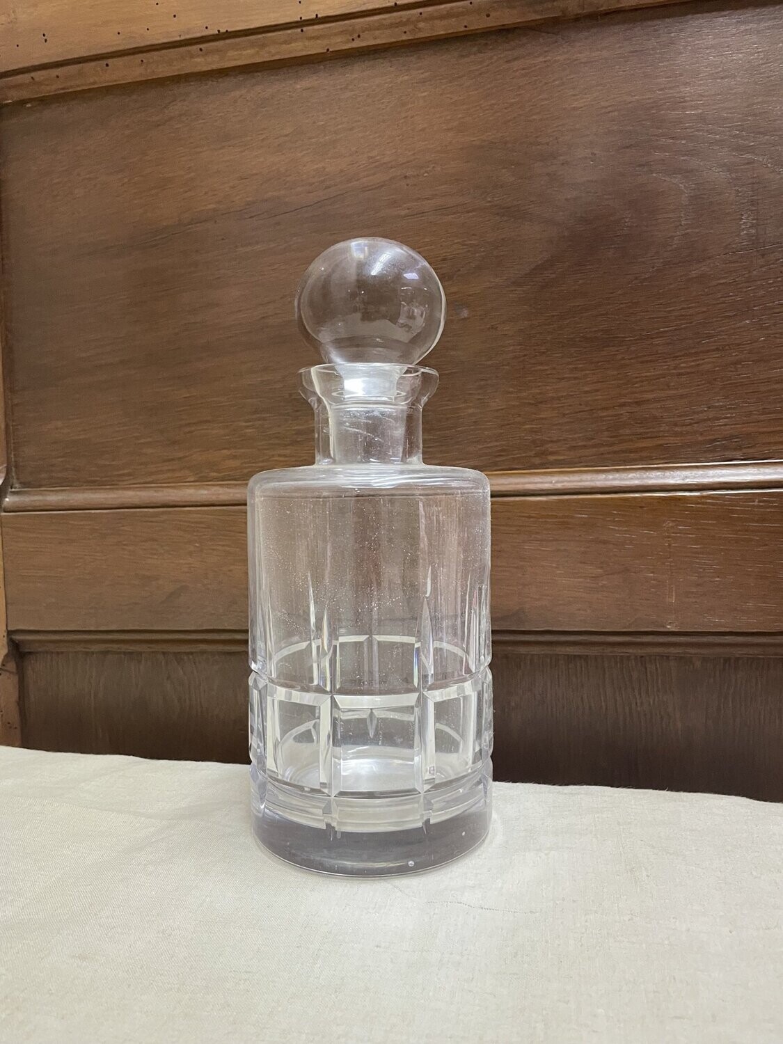 Carafe en cristal taillé cylindrique - 24 cm