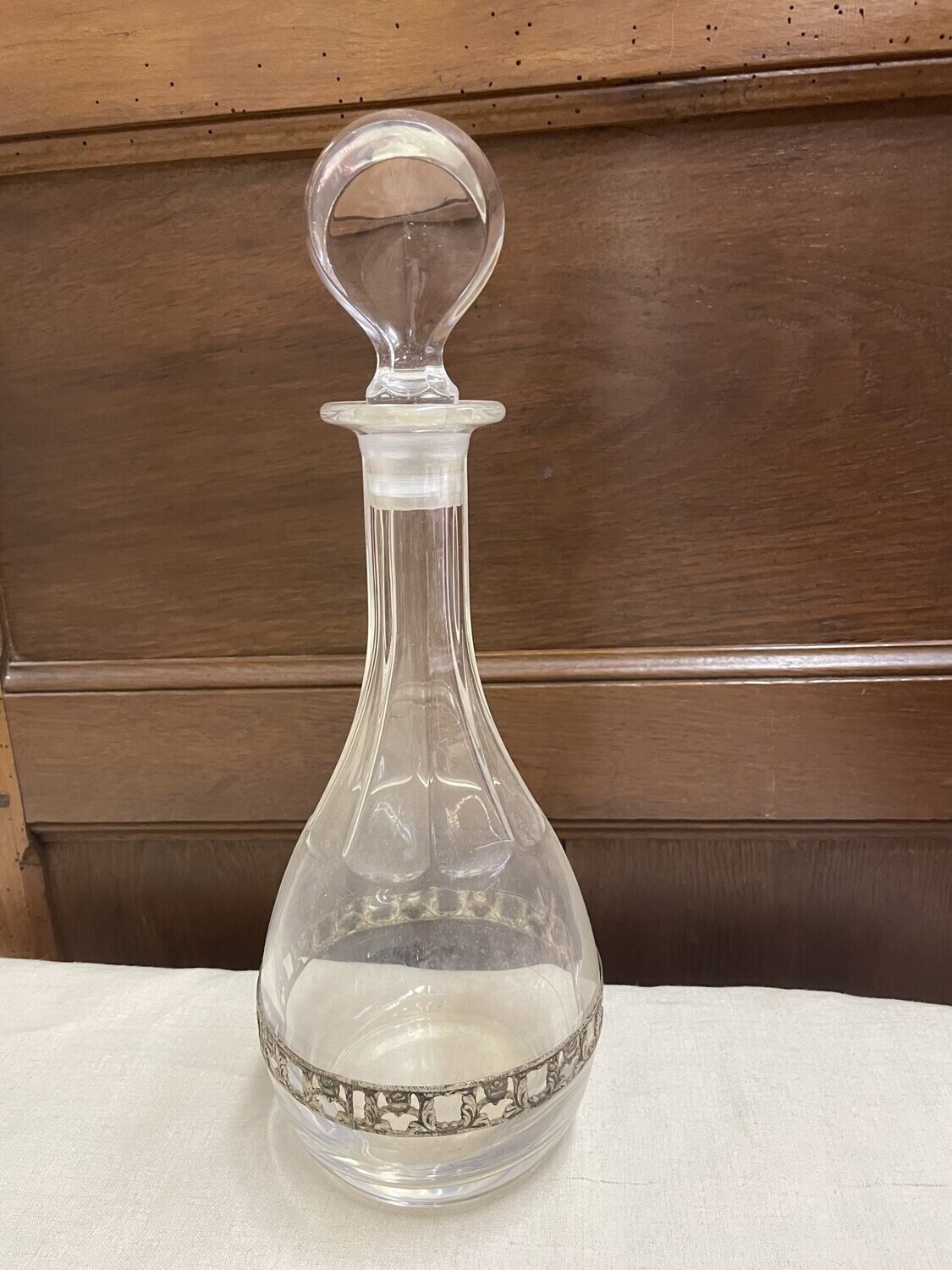 Carafe en verre soulignée de métal - 34,5 cm