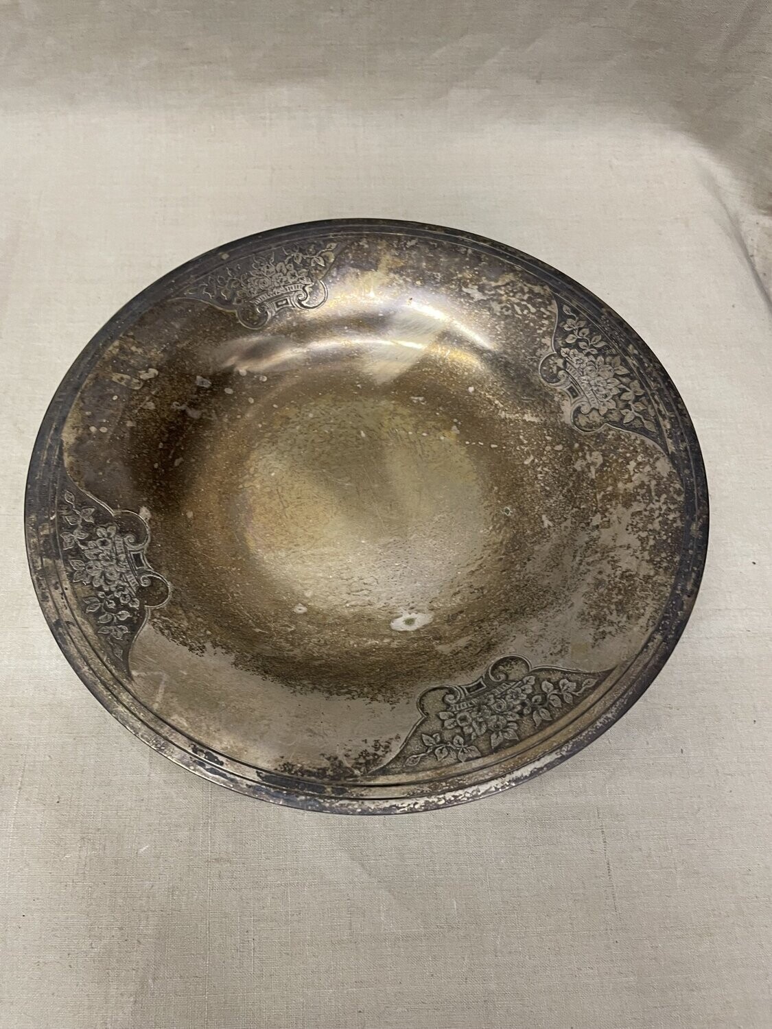 Compotier en métal argenté - D 24 cm