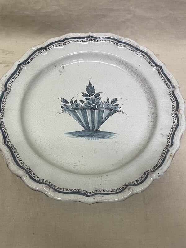 Plat dit « cul noir » du XVIIIème siècle - 36,5 cm