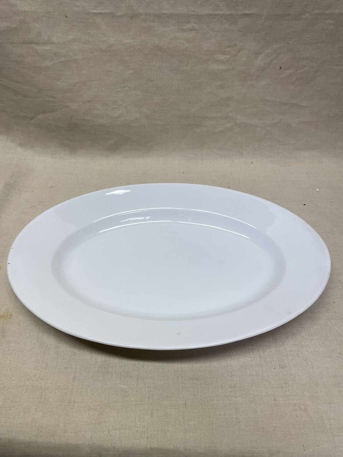 Plat oblong en porcelaine blanche - 39 x 27,5 cm