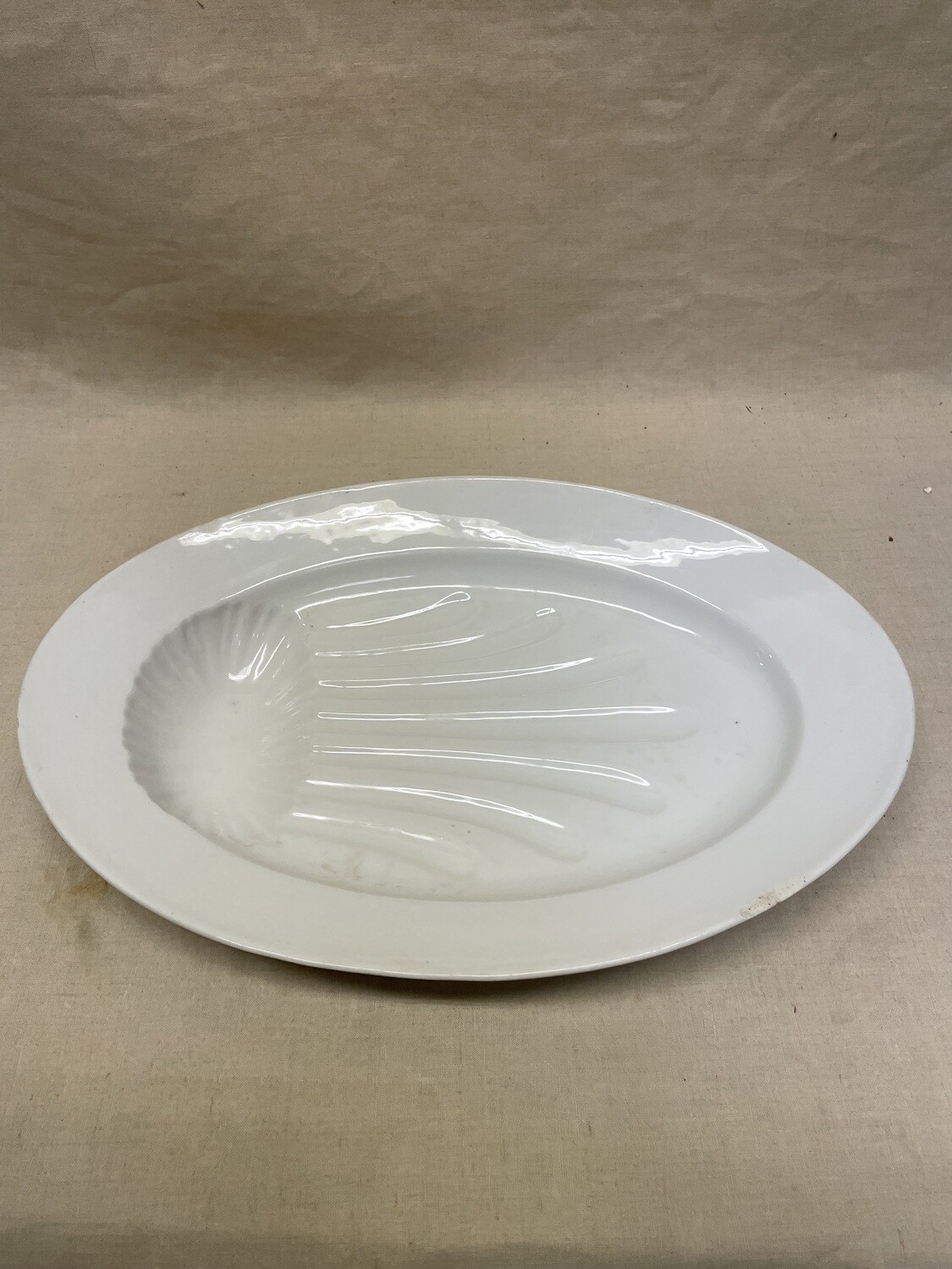 Plat à asperges en porcelaine blanche  - 39,5 x 27 cm
