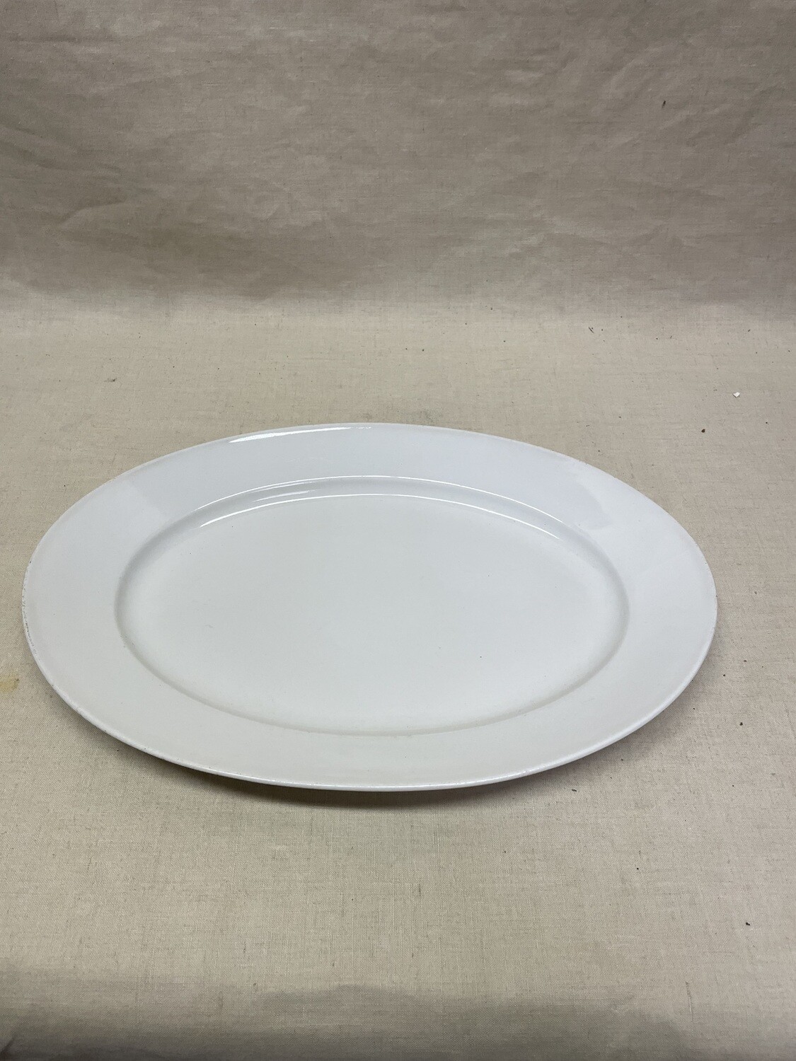 Plat oblong en porcelaine blanche - 35,5 x 25 cm