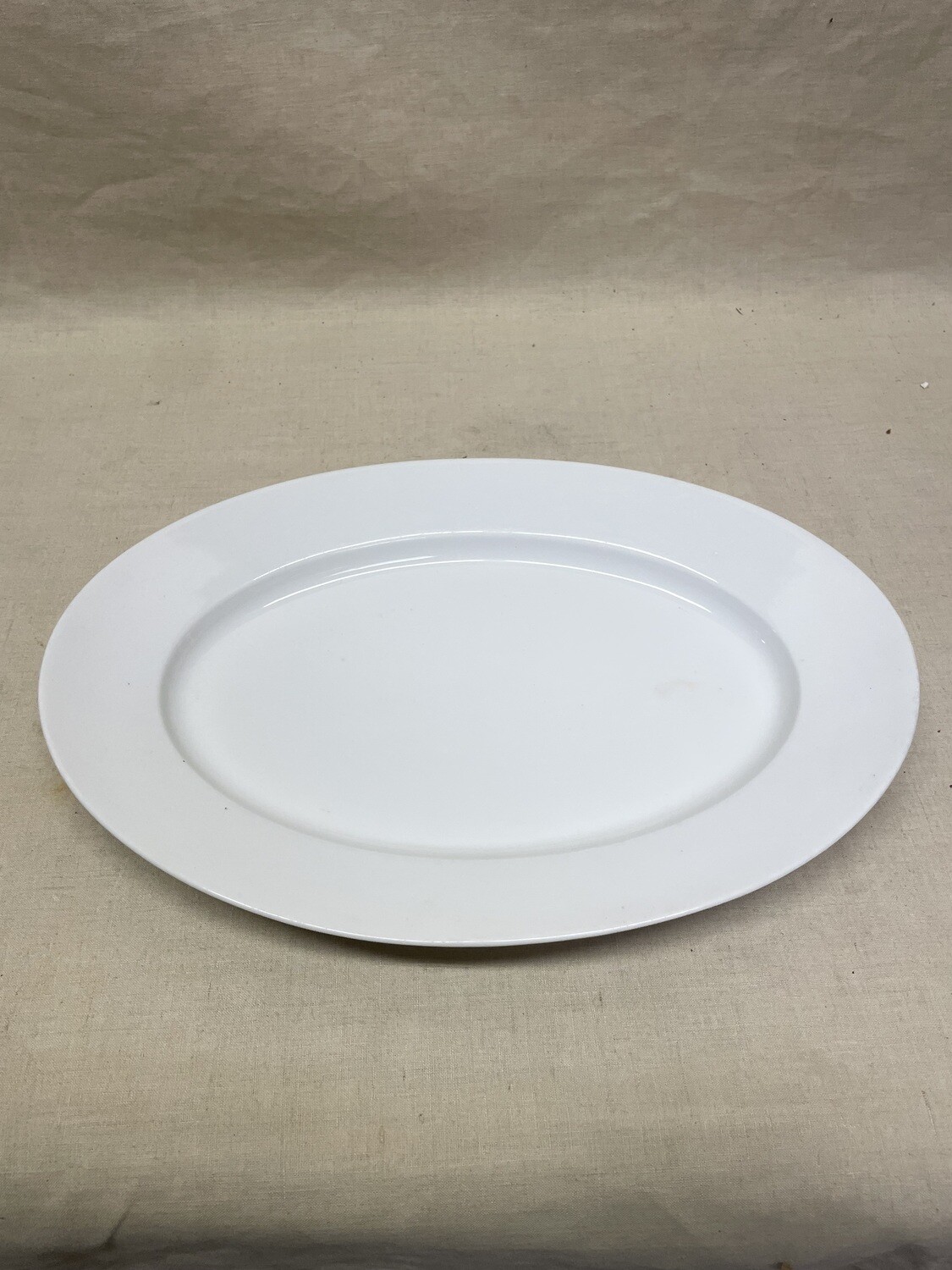 Plat oblong en porcelaine blanche - 36 x 25 cm