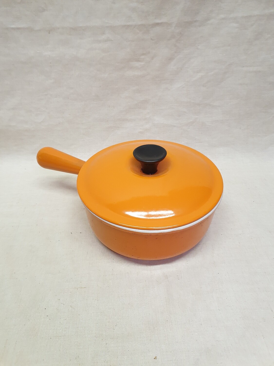 Casserole "LE CREUSET" en fonté émaillé orange - 20 cm