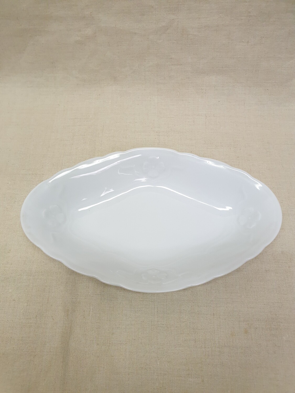 Plateau en porcelaine blanche - l 24 cm